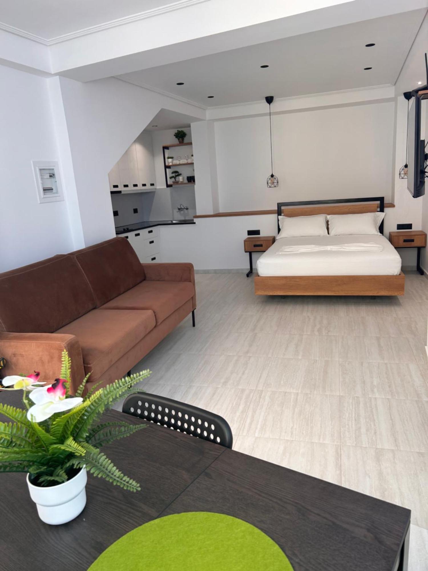 Crown Apartment Sarandë Buitenkant foto