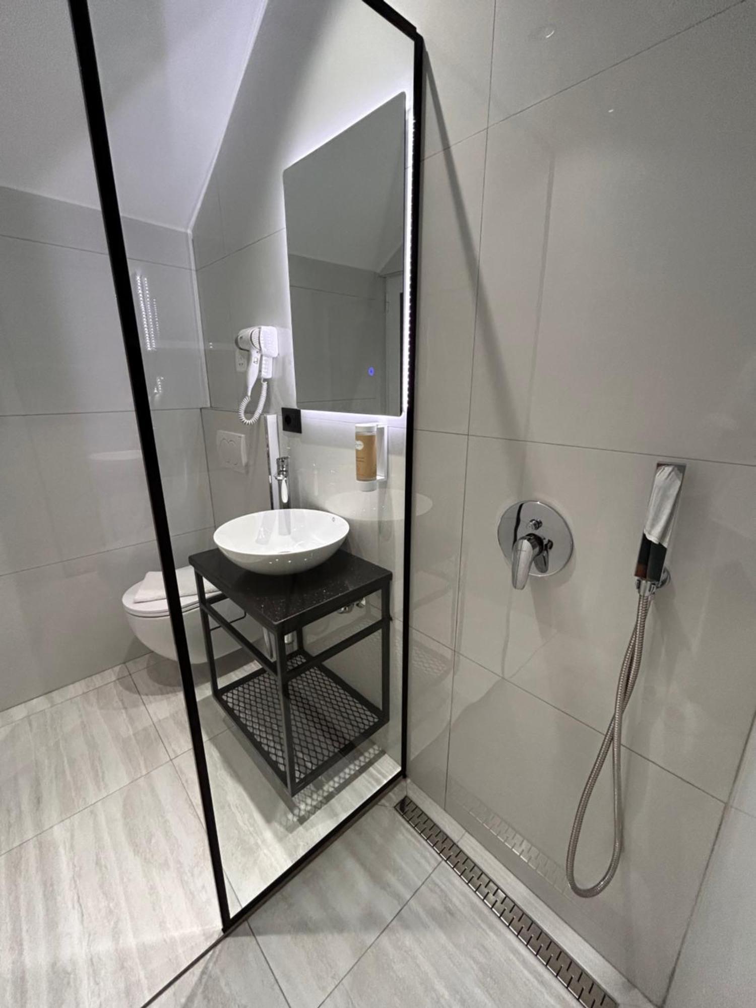 Crown Apartment Sarandë Buitenkant foto