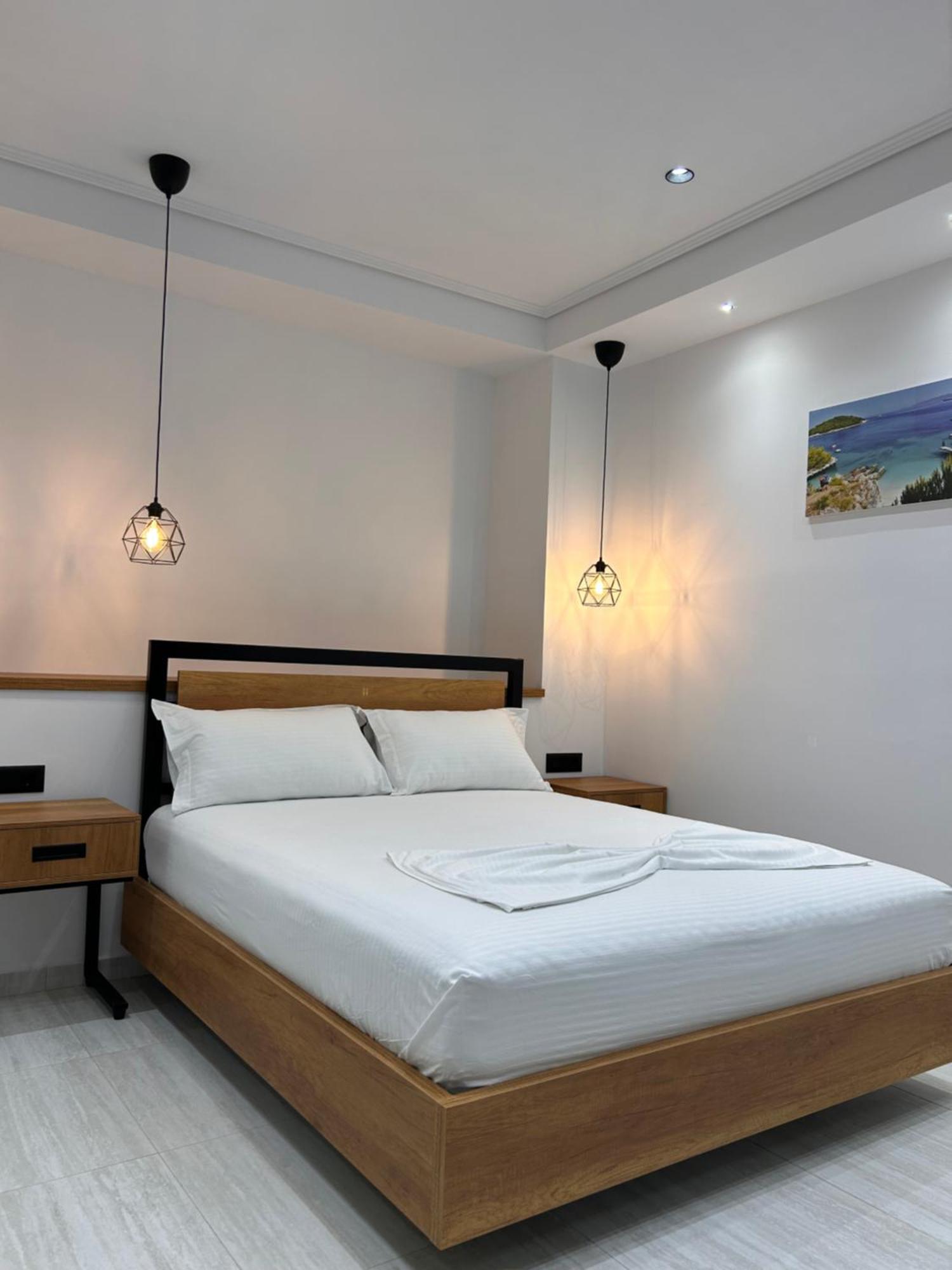 Crown Apartment Sarandë Buitenkant foto
